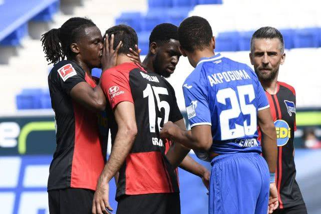  德甲保级大战柏林赫塔惊险续命成功  