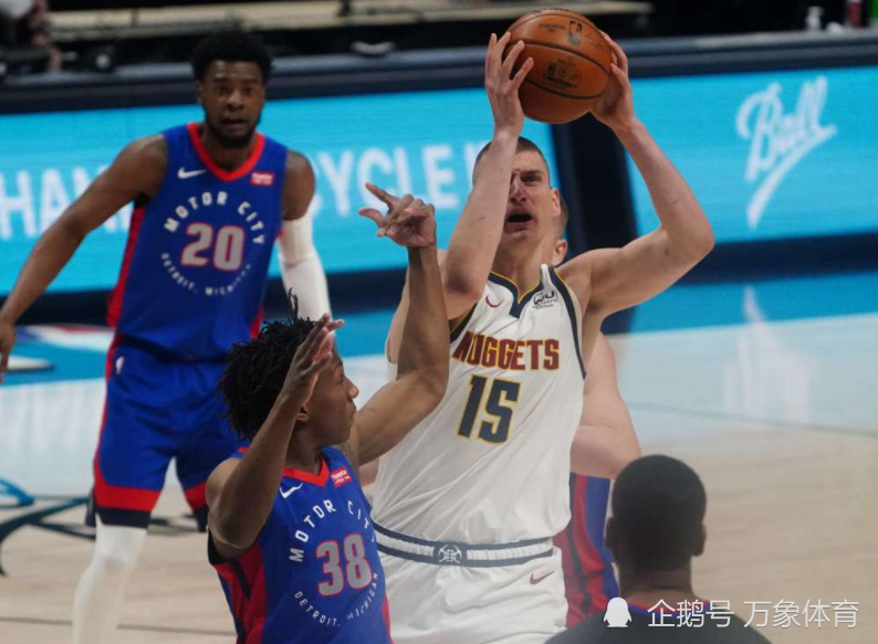  约基奇蝉联常规赛MVP创历史  