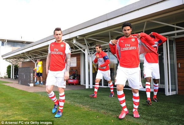  马赛新援首秀戴帽，助球队终结六轮不胜  